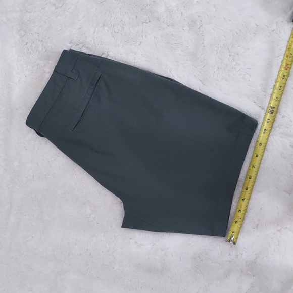 LULULEMON CLASSIC FIT SHORT. - Picture 14 of 17